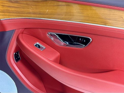 Used 2021 Bentley Continental GT image 31
