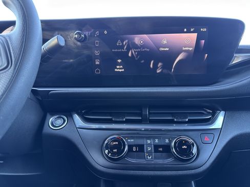 Used 2024 Buick Envista Preferred image 26