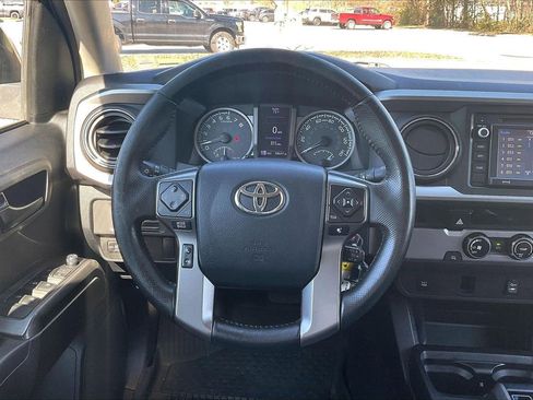 Used 2017 Toyota Tacoma SR5 w/ Tow Package image 10