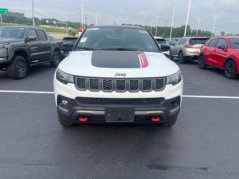 Used 2025 Jeep Compass Trailhawk AWD/4WD image 5