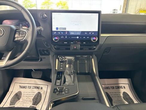 Used 2026 Lexus GX 550 AWD/4WD image 12