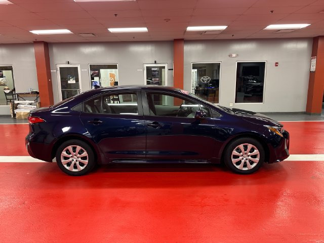 Certified 2024 Toyota Corolla LE FWD image 3