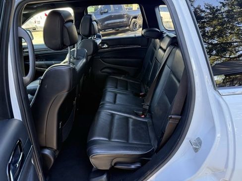 Used 2020 Jeep Grand Cherokee Overland image 28