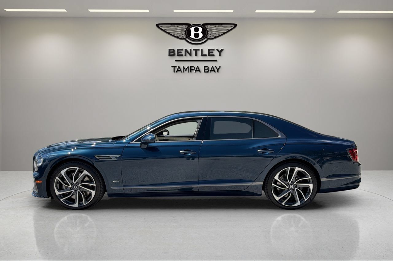 Used 2025 Bentley Flying Spur Plug-In Hybrid AWD/4WD image 9