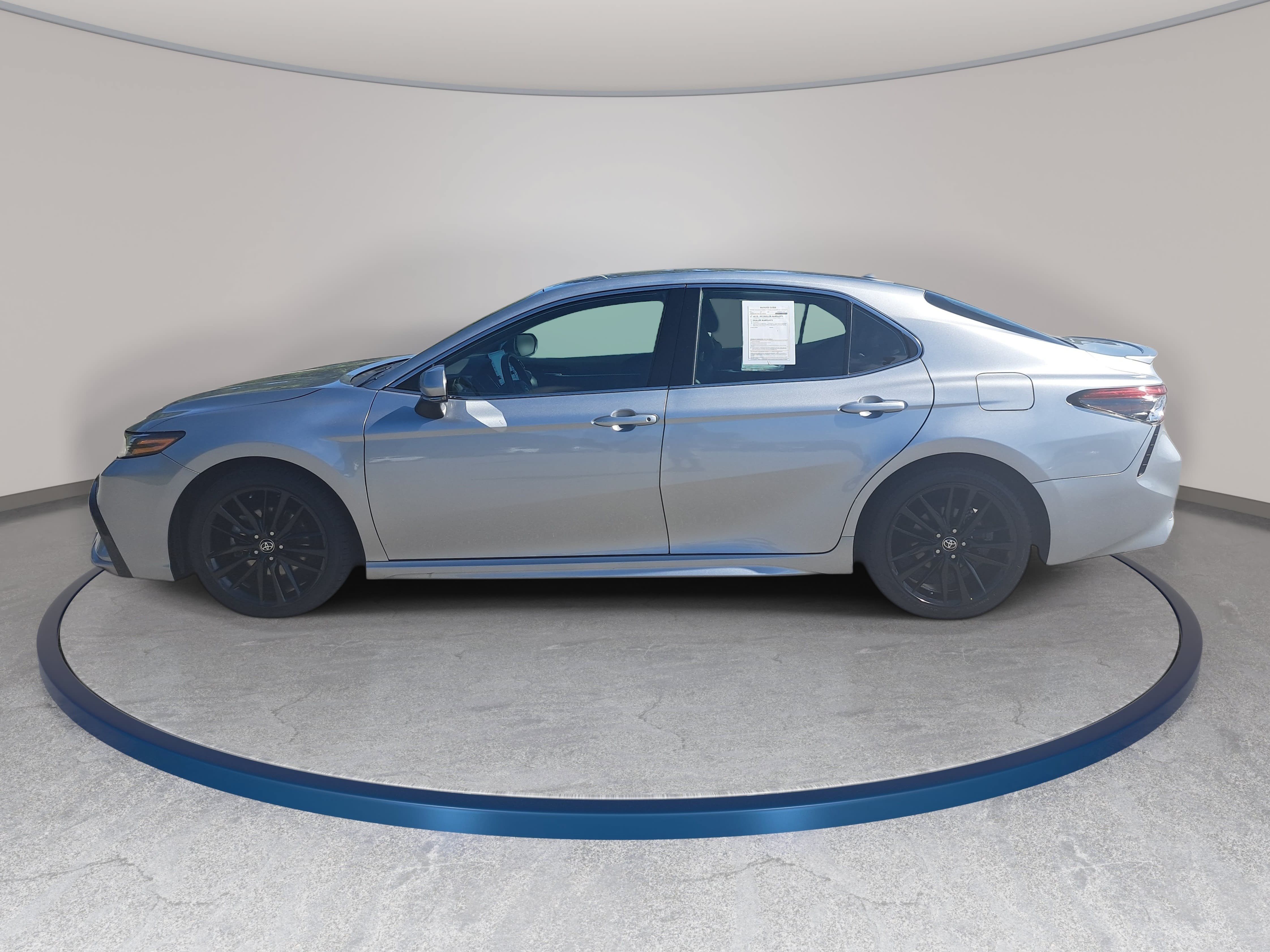 Used 2022 Toyota Camry XSE FWD image 8