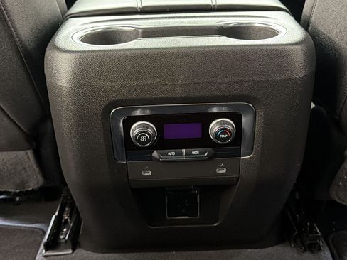 Used 2023 Chevrolet Tahoe Z71 AWD/4WD image 34