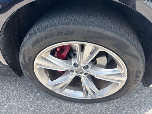 Used 2019 Audi Q8 Premium Plus w/ Premium Plus image 10