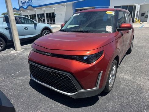 Used 2023 Kia Soul LX w/ LX Technology Package image 5