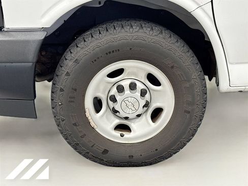 Used 2019 Chevrolet Express 2500 Extended RWD image 31