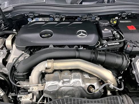 Used 2025 Mercedes-Benz GLA 250 image 9