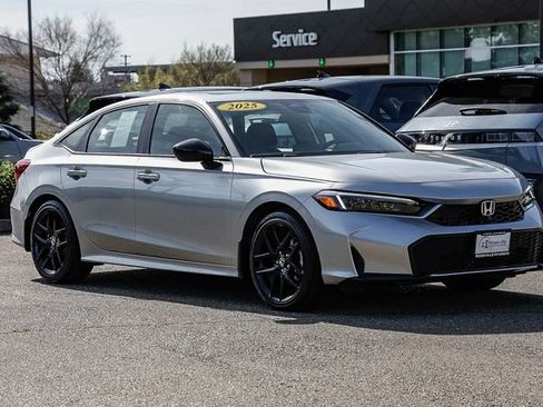 Used 2025 Honda Civic Sport image 4