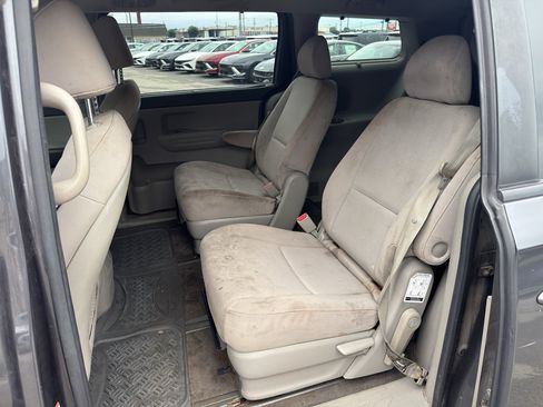 Used 2015 Kia Sedona LX w/ LX Convenience Package FWD image 9