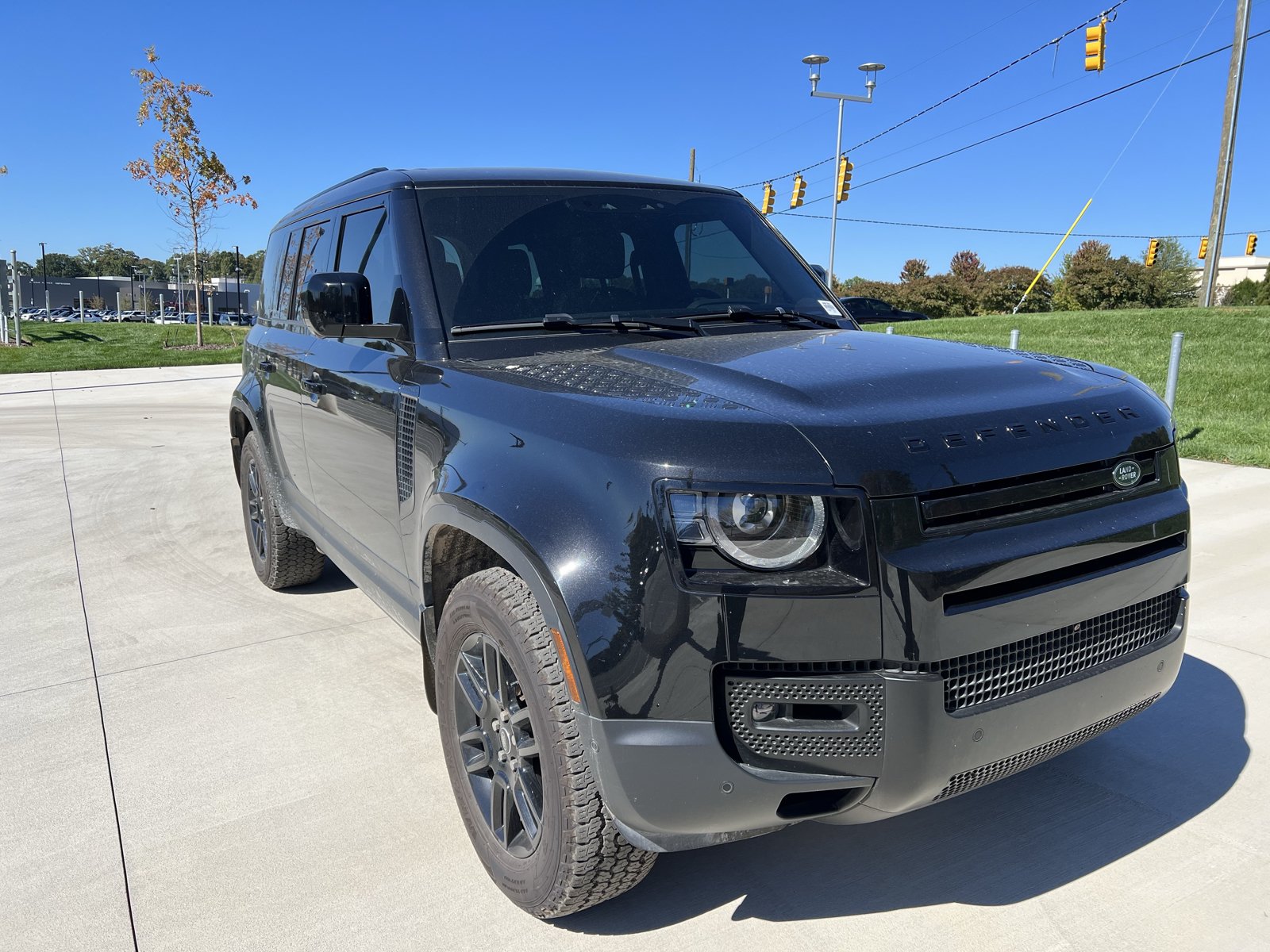 Used 2025 Land Rover Defender 110 S AWD/4WD image 1