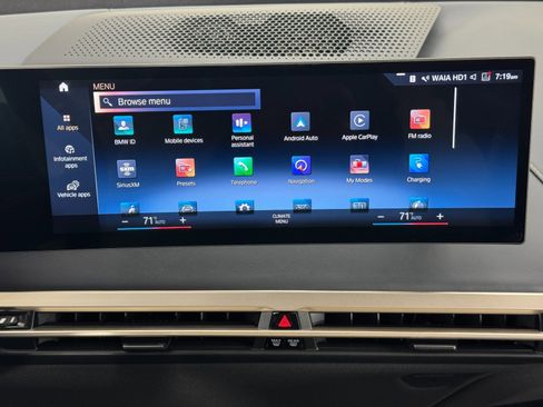 Used 2023 BMW iX xDrive50 w/ Sport Package image 28