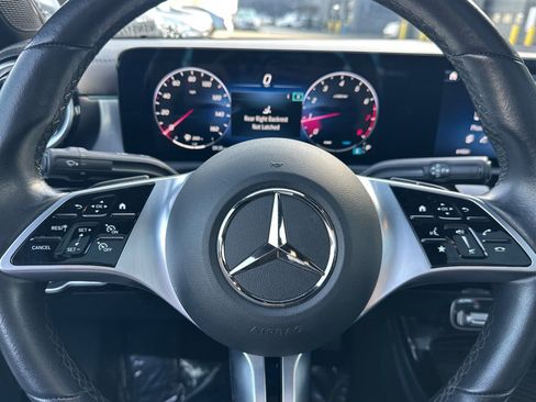 Used 2025 Mercedes-Benz CLA 250 image 35