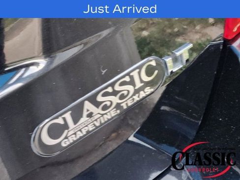 Used 2020 Chevrolet Trax LT w/ LT Convenience Package image 18