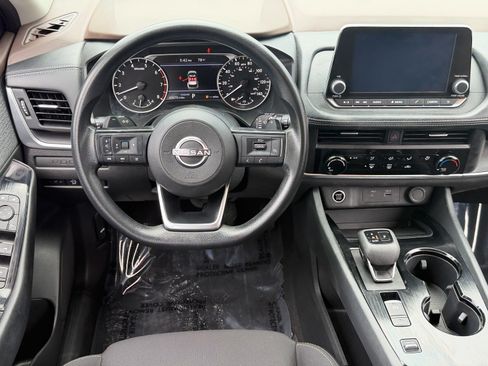 Used 2023 Nissan Rogue S FWD image 12