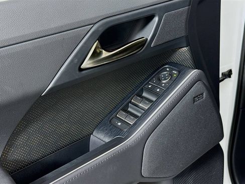 Certified 2025 Lexus GX 550 w/ Cold Area Package AWD/4WD image 18