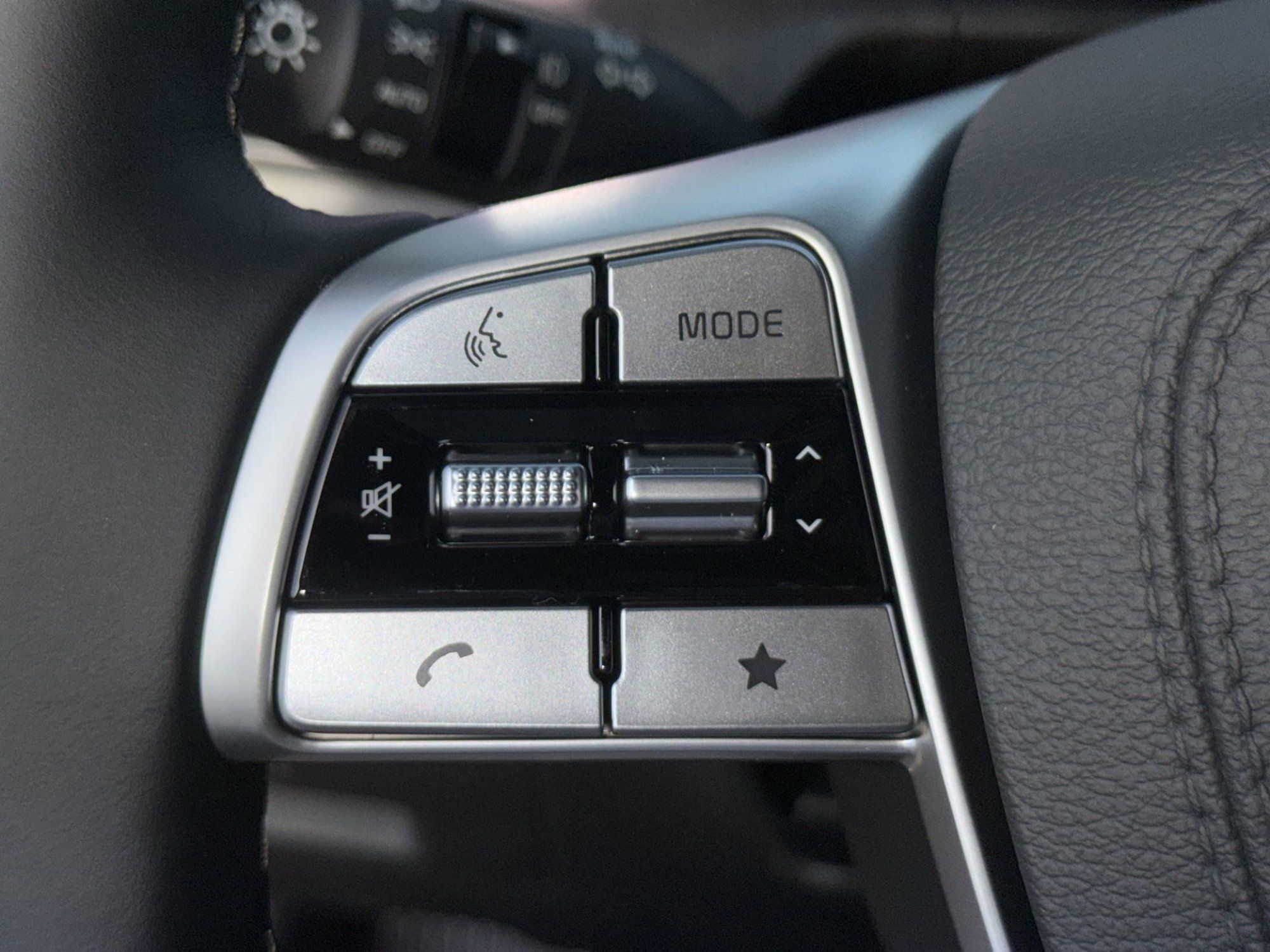 New 2025 Kia Telluride SX w/ SX Captain's Chair Package AWD/4WD image 7