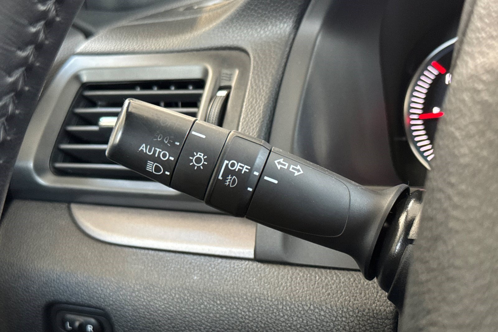 Used 2019 Honda Passport EX-L image 32