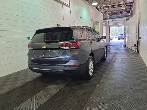 Used 2022 Chevrolet Equinox LT image 2