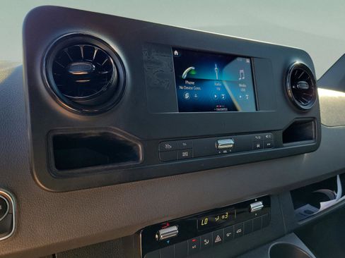 Used 2021 Mercedes-Benz Sprinter 144 Cargo image 8