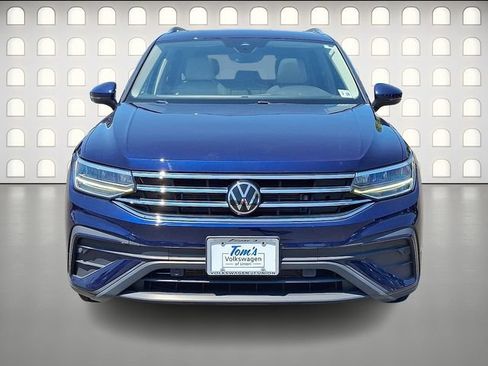 Used 2023 Volkswagen Tiguan SE w/ Panoramic Sunroof Package AWD/4WD image 2