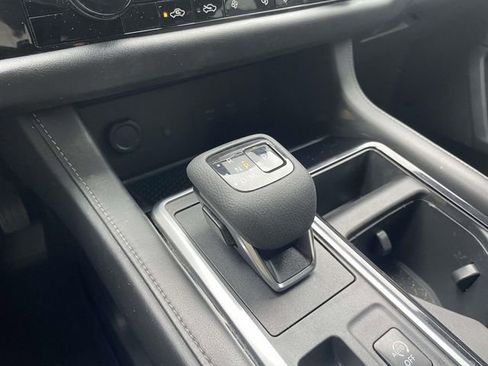Used 2022 Nissan Pathfinder SL w/ SL Premium Package FWD image 31