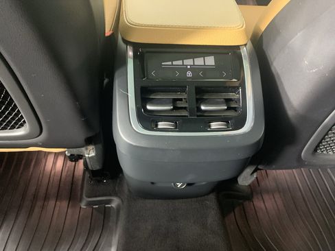 Used 2018 Volvo XC90 T6 Momentum w/ Convenience Package AWD/4WD image 34
