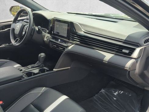 Used 2025 Toyota Camry SE FWD image 20