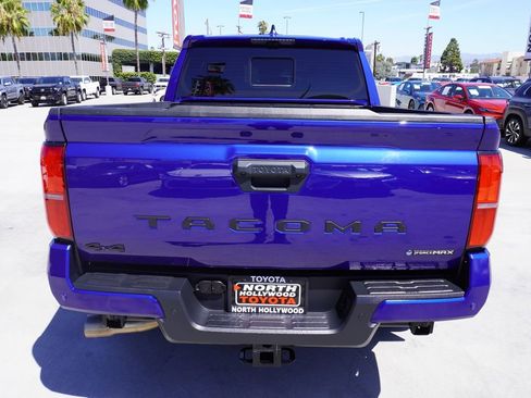 Certified 2025 Toyota Tacoma TRD Sport w/ TRD Sport Premium Package AWD/4WD image 6