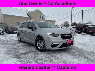 Used 2024 Chrysler Pacifica Touring-L
