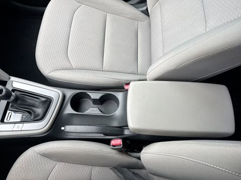 Used 2019 Hyundai Elantra SE image 21