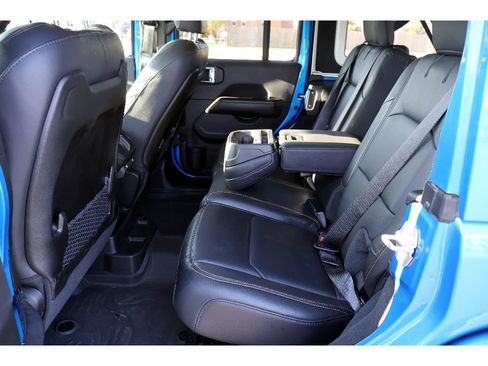 Used 2024 Jeep Wrangler Unlimited Sahara w/ Technology Group AWD/4WD image 25