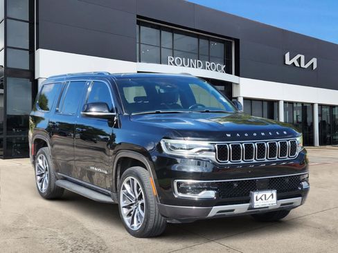 Used 2022 Jeep Wagoneer Series II w/ Premium Group I RWD image 3