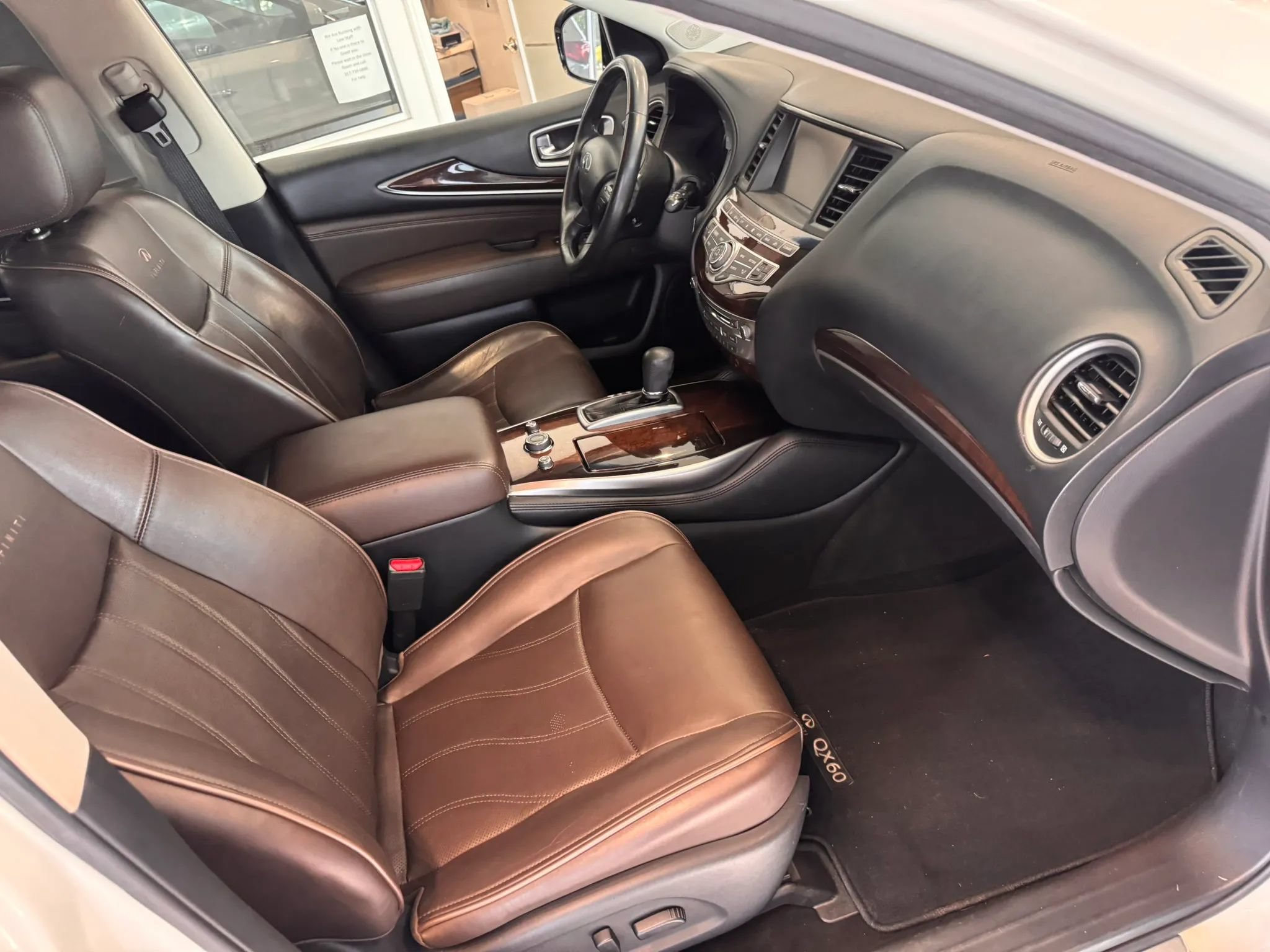 Used 2014 INFINITI QX60 FWD w/ Deluxe Touring Package image 20