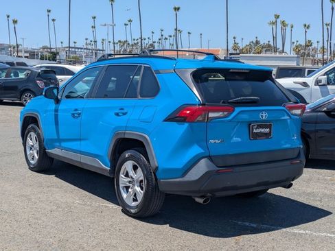 Used 2019 Toyota RAV4 XLE w/ Convenience Package FWD image 8