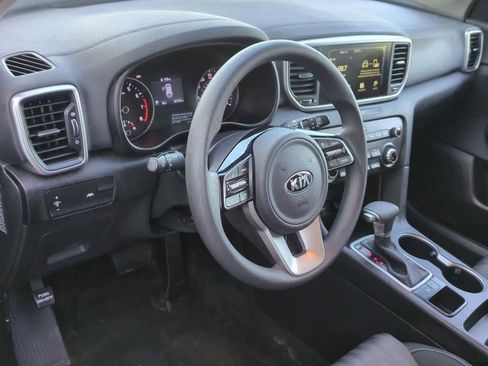 Used 2020 Kia Sportage LX FWD image 2