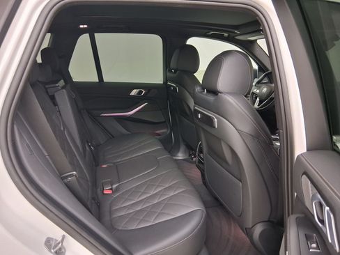 Used 2025 BMW X5 xDrive40i w/ Parking Assistance Package AWD/4WD image 34