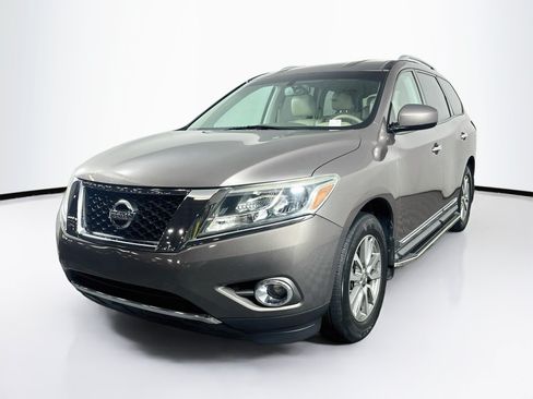 Used 2014 Nissan Pathfinder SL AWD/4WD image 3