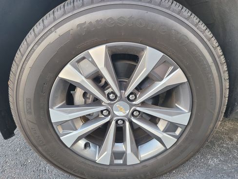 Used 2025 Chevrolet Equinox LT w/ Safety and Technology Package image 9