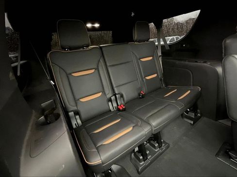 Used 2021 GMC Yukon XL AT4 w/ AT4 Premium Package image 28