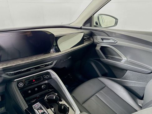 Used 2025 Audi Q5 Premium image 21