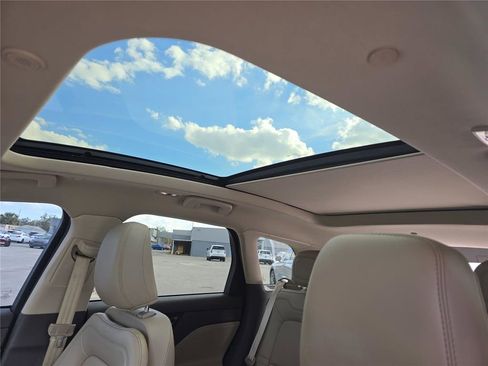 Used 2022 Lincoln Corsair FWD w/ Premium Package image 29