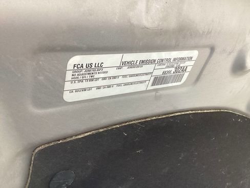 Used 2018 Chrysler Pacifica Touring Plus image 39