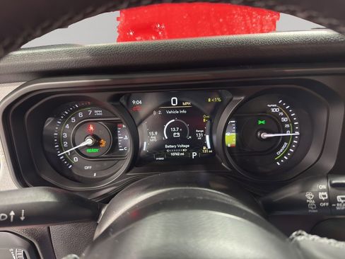 Used 2025 Jeep Wrangler Willys image 23