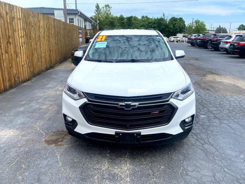 Used 2021 Chevrolet Traverse RS image 3