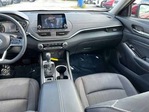 Used 2022 Nissan Altima 2.5 SV w/ SV Premium Package FWD image 25
