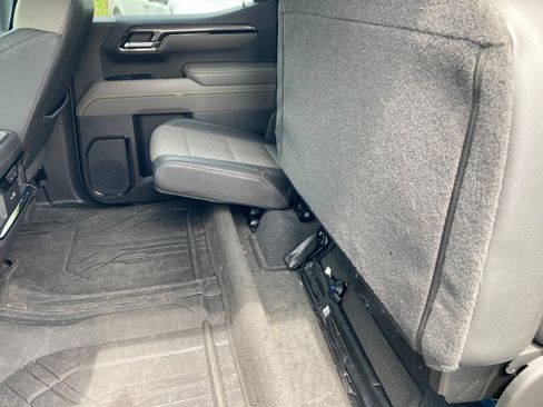 Used 2022 Chevrolet Silverado 1500 ZR2 w/ Technology Package image 12