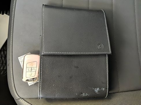 Used 2022 Volkswagen Taos SE w/ Panoramic Sunroof Package image 28